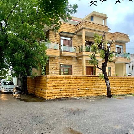 Karni Nivvas - Luxury Redefined Villa Udaipur Exteriör bild