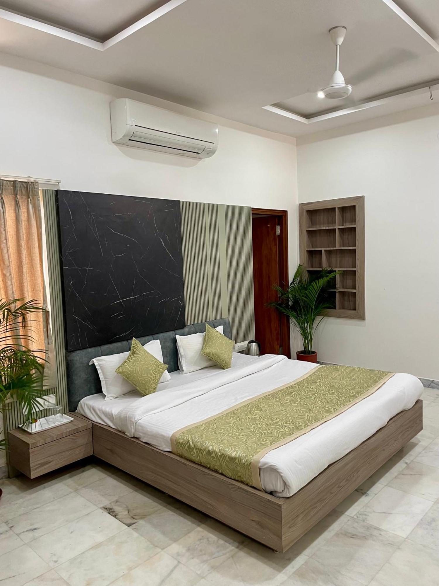 Karni Nivvas - Luxury Redefined Villa Udaipur Exteriör bild
