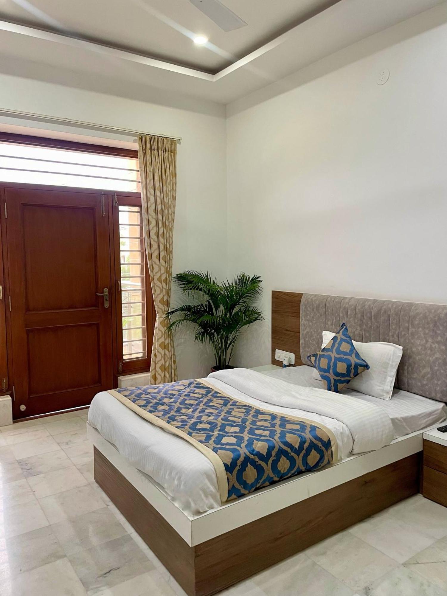 Karni Nivvas - Luxury Redefined Villa Udaipur Exteriör bild